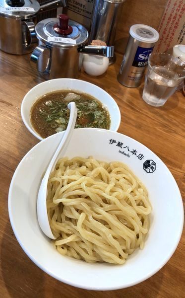 「つけそば¥800&生ビール¥300」@中華そば つけそば 伊蔵八 本店の写真