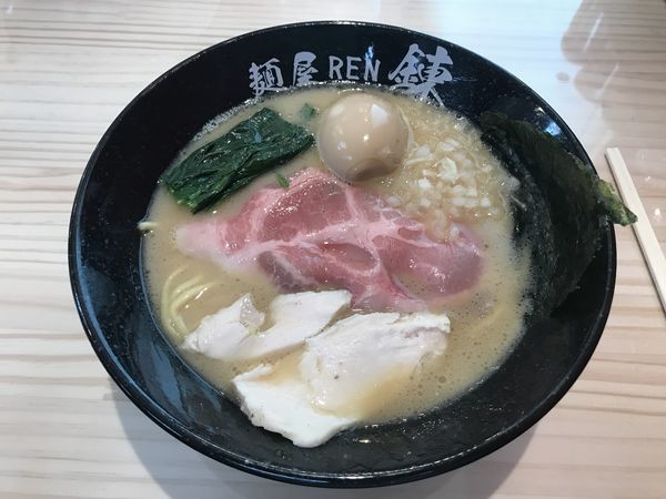 「豚白湯味玉」@麺屋 錬の写真
