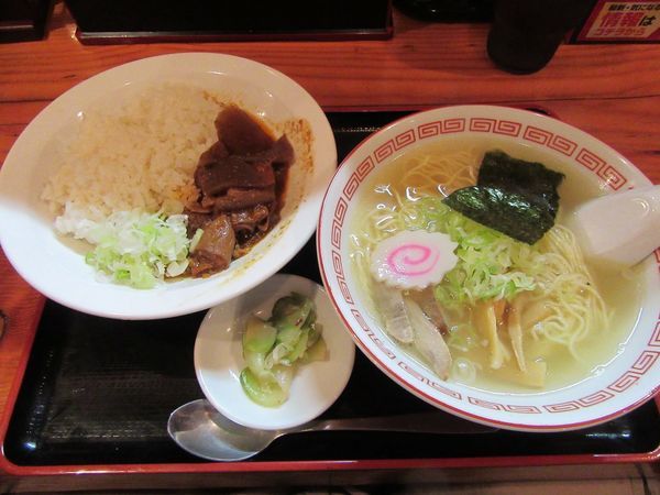 「Ａセット（煮込みライスと塩中華そば）９３０円」@煮込み食堂 まるしばの写真