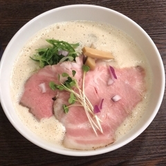 麺飯食堂 三羽鴉の画像