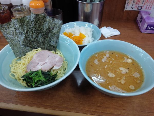 「つけ麺 並650円硬め濃いめ多めライス」@横浜ラーメン 武蔵家 北千住店の写真