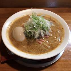 たんたん麺、生醤油ラーメン