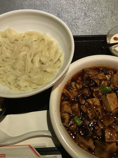 「麻婆豆腐刀削麺、大盛り」@四川料理刀削麺 川府 日本橋店の写真