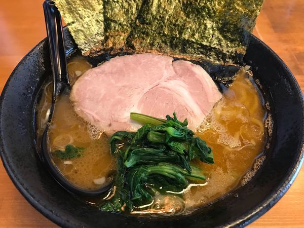 「ラーメン（並） 650円」@家系ラーメン 傳助の写真