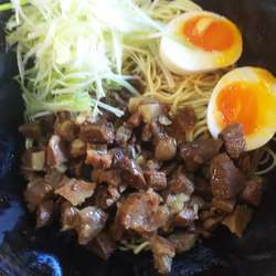 ぼっかけトロたま汁なしラーメン 650円