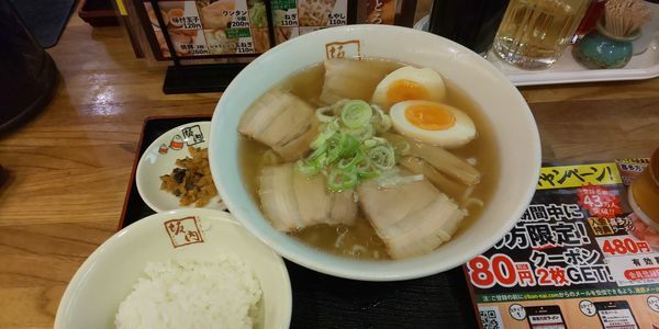 「喜多方ラーメン＋味玉」@喜多方ラーメン坂内 新宿パークタワー店の写真