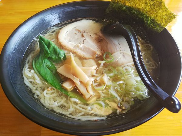 「塩らー麺　（麺大盛り）」@さくら食堂の写真