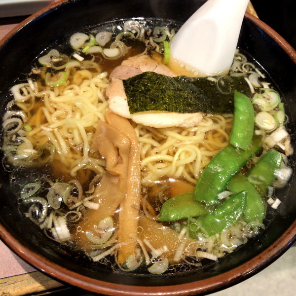 「醤油ラーメン　590円」@本格炭火焼き肉 吾妻の写真