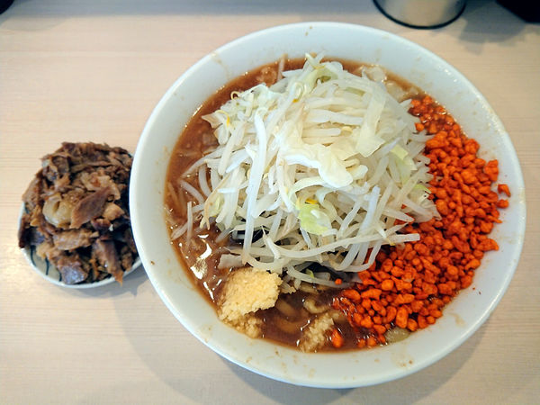 「ラーメン(麺250g)+ほぐし・端豚」@鷹の目 蒲田店の写真