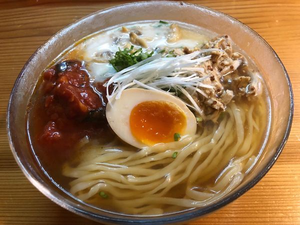 「【限定】渡り蟹とじゃがいもの冷やしラーメン950円」@はりけんラーメン 南店の写真