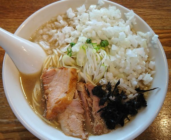 「煮干そば（白醤油）￥750＋玉ねぎ￥50×2＝￥850」@中村屋総本山の写真