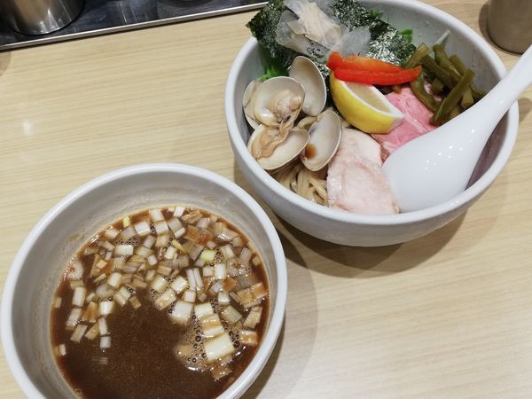 「鶏と蛤の濃厚つけ麺」@むぎとオリーブ 日本橋店の写真