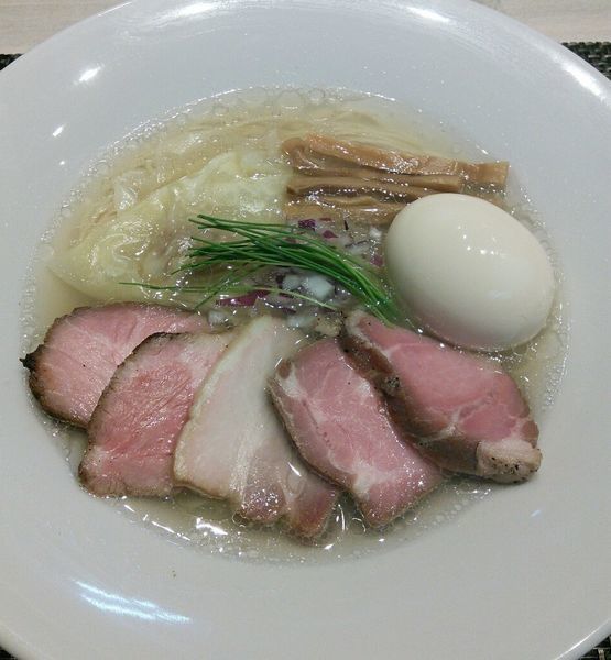 「特製中華蕎麦(塩)　１０５０円」@宍道湖しじみ中華蕎麦 琥珀 東京本店の写真