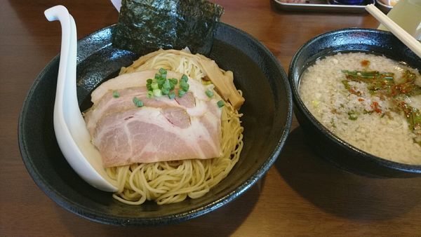 「辛ニラと背脂の塩つけめん」@麺屋 花畑の写真