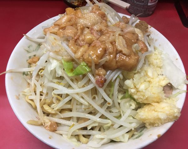「大汁なし  玉子  全部 ニンニク多め」@ラーメン二郎 環七一之江店の写真