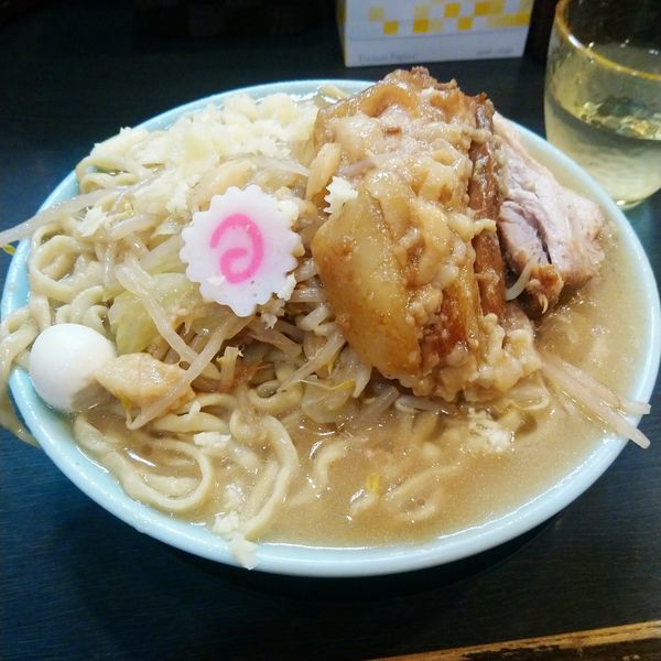 「ラーメン　麺の量：普通　にんにく」@自家製麺 No11の写真