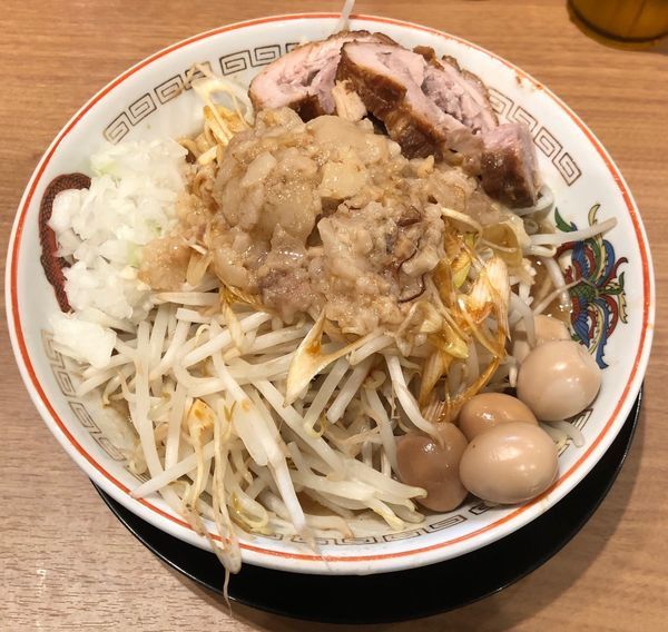 「ミニ（固め他￥730）＋うずら＋白髪ねぎ」@豚山 上野店の写真