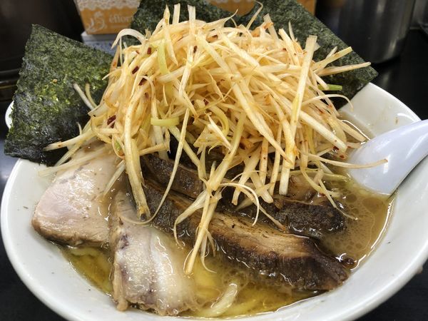 「スペシャルチャーシューメン＋辛ネギ」@らーめん ぎょうてん屋 町田店の写真