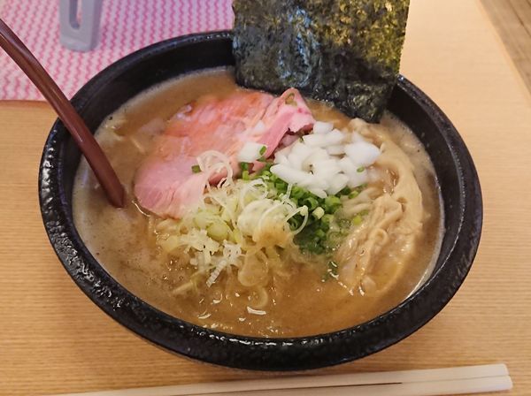 「濃厚中華そば￥８３０」@麺通 伊武記の写真