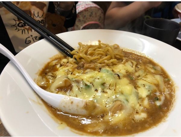 「どろチーズらーめん追いメシつき」@豚の助の写真