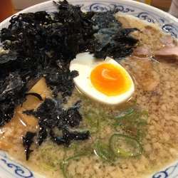 背脂ラーメン岩海苔トッピング