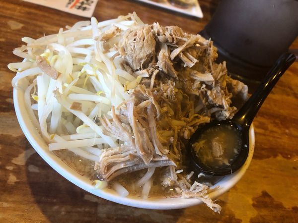 「山盛り豚ラーメン」@豚のさんぽ 大町駅前店の写真