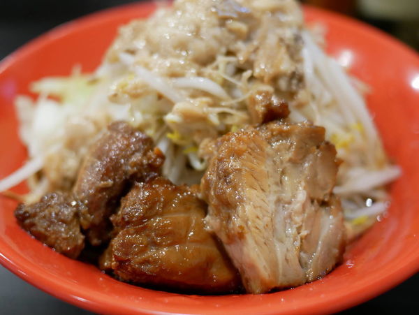 「ブタメン 中＋アブラ」@恵比寿ブタメン 早稲田店の写真