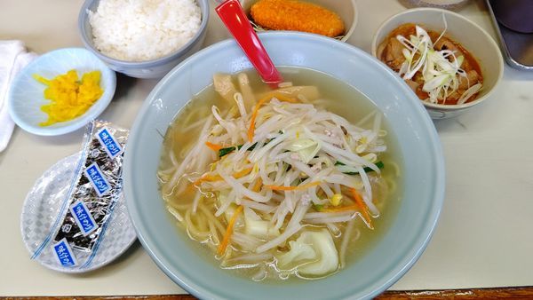 「ラーメンセット350円(塩ラーメン７００円)」@札幌ラーメン どさん子 塩沢17号店の写真