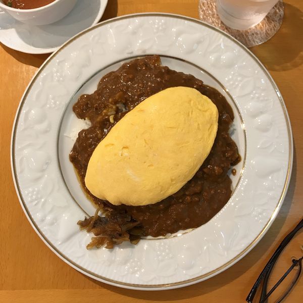 「ドライカレー・オムレツのせ（中辛）」@神田ルー・ド・メール Loup de merの写真