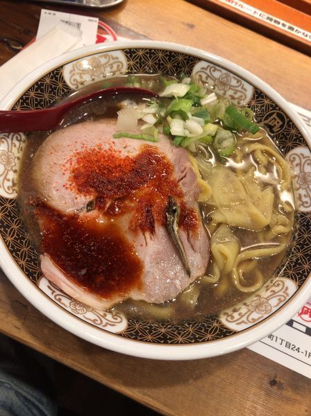 「すごい煮干ラーメン（中1辛）830円」@ラーメン凪 大宮店の写真