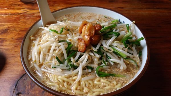 「にらもやしラーメン　大盛」@究極ラーメン 横濱家 小平店の写真