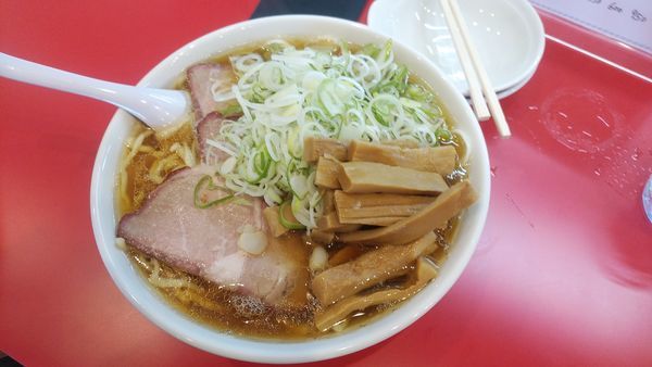 「チャーシュー麺大盛＋メンマ、ネギ追加」@麺来亭の写真