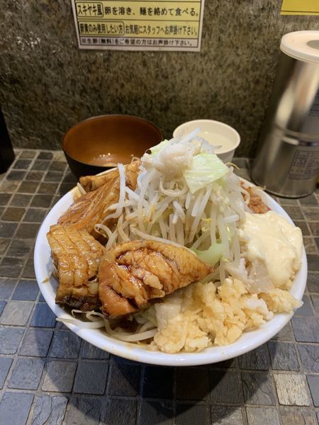 「マゼロー子豚２枚＋豚追加＋ガリマヨ」@まぜそば(麺)マゼロー 小岩店の写真