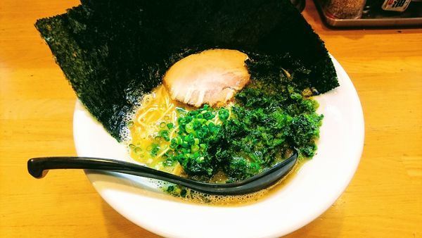 「鶏白湯 生からし(麺ハリガネ・味濃いめ)+海苔・あおさ」@麺場 鶏源 TORIGEN 黄金町店の写真