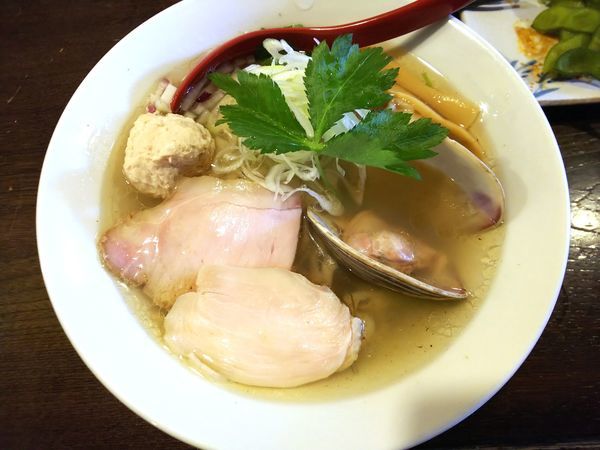 「【9周年限定】貝出汁塩そば　900円」@立ち呑み居酒屋 金町製麺の写真