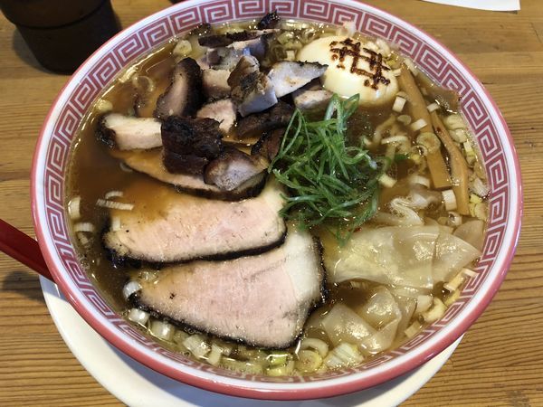 「特製醤油そば」@麺切り 白流の写真