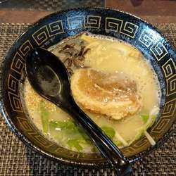 鶏白湯らーめん　￥750