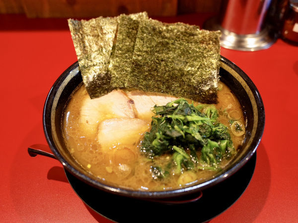 「ラーメン肉増し…920円、ライス小…80円」@家系ラーメン 稲葉家の写真