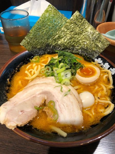 「辛豚ラーメン」@横浜家系ラーメン 大黒家 甲府駅前店の写真
