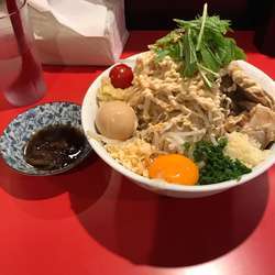 冷やしまぜそば(麺少なめ味玉豚1枚追加)