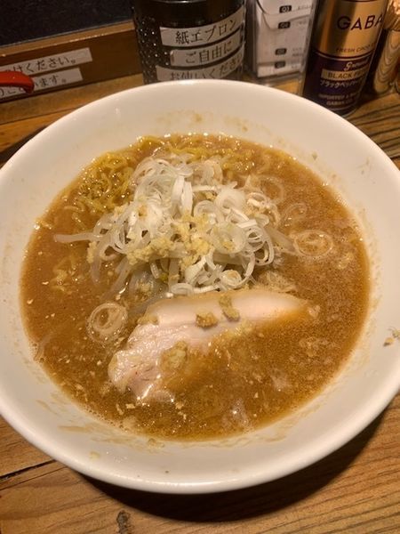 「味噌らーめん 830円※水曜限定」@麺屋 翔 西新宿本店の写真