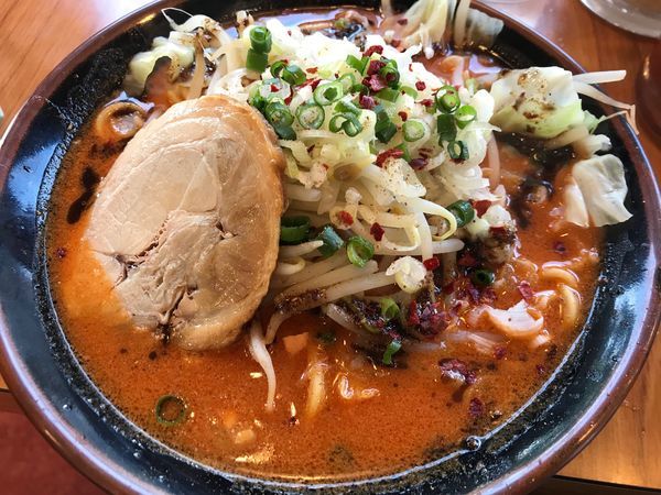 「麻辣味噌ラーメン」@横浜家系ラーメン たくみ家 牛久店の写真