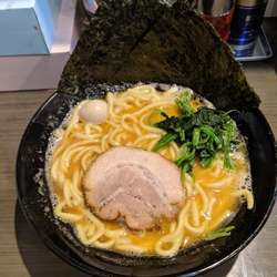 ラーメン(かため)　700円