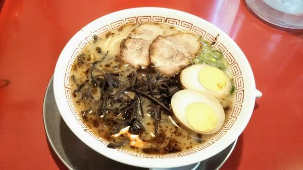 「味玉ラーメン＋木耳」@ラーメン 赤組の写真