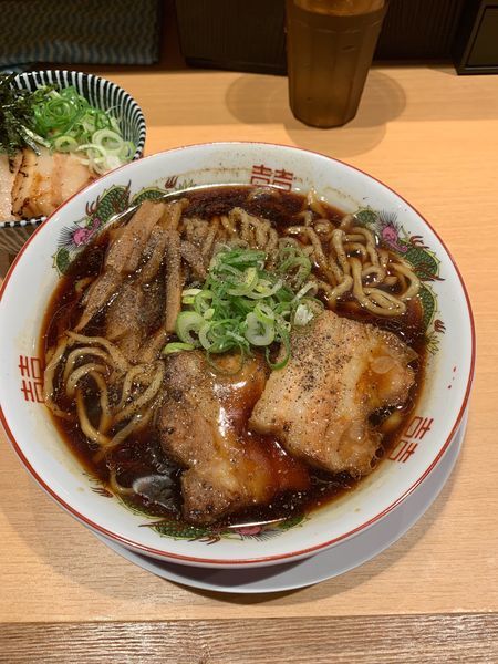 「ブラック中華そば」@塩つけ麺 灯花の写真