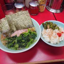 ラーメン、ほうれんそう追加