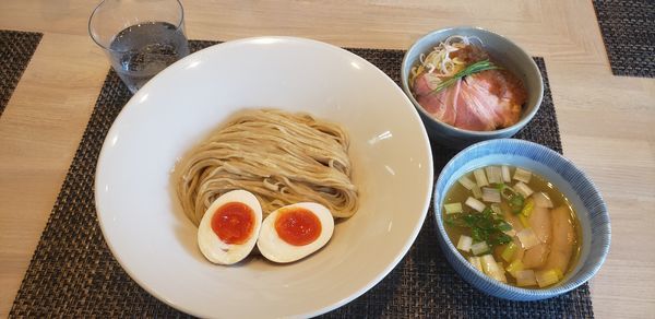「鶏としじみの塩つけ麺+味玉+ローストポーク丼」@宍道湖しじみ中華蕎麦 琥珀 東京本店の写真