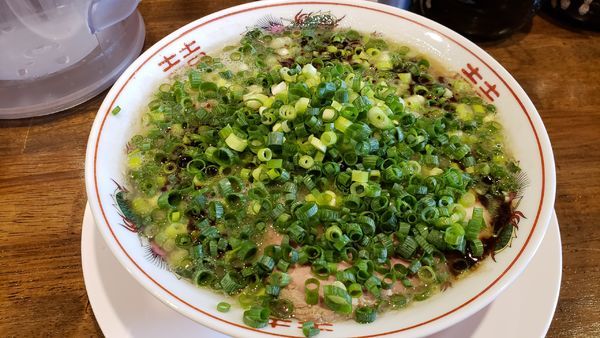 「マー油豚骨ラーメン830円　ネギ50円」@ラーメン池田の写真