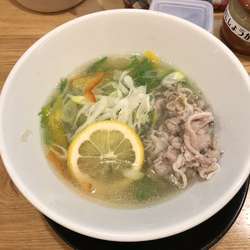 牛骨塩ラーメン