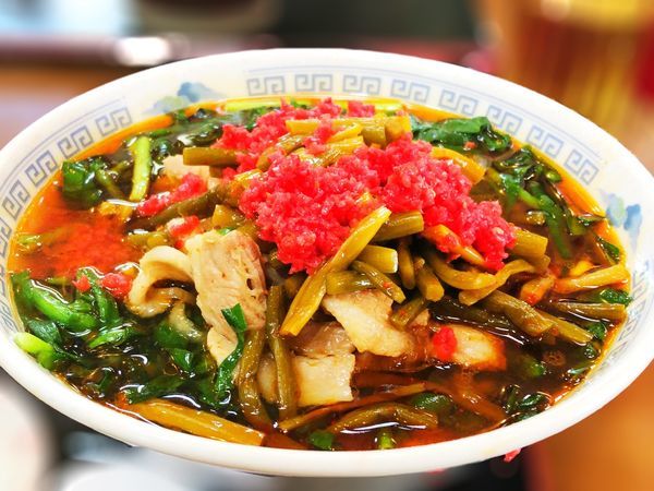 「満州にらラーメン 醤油 全部増し」@さかえや本店の写真